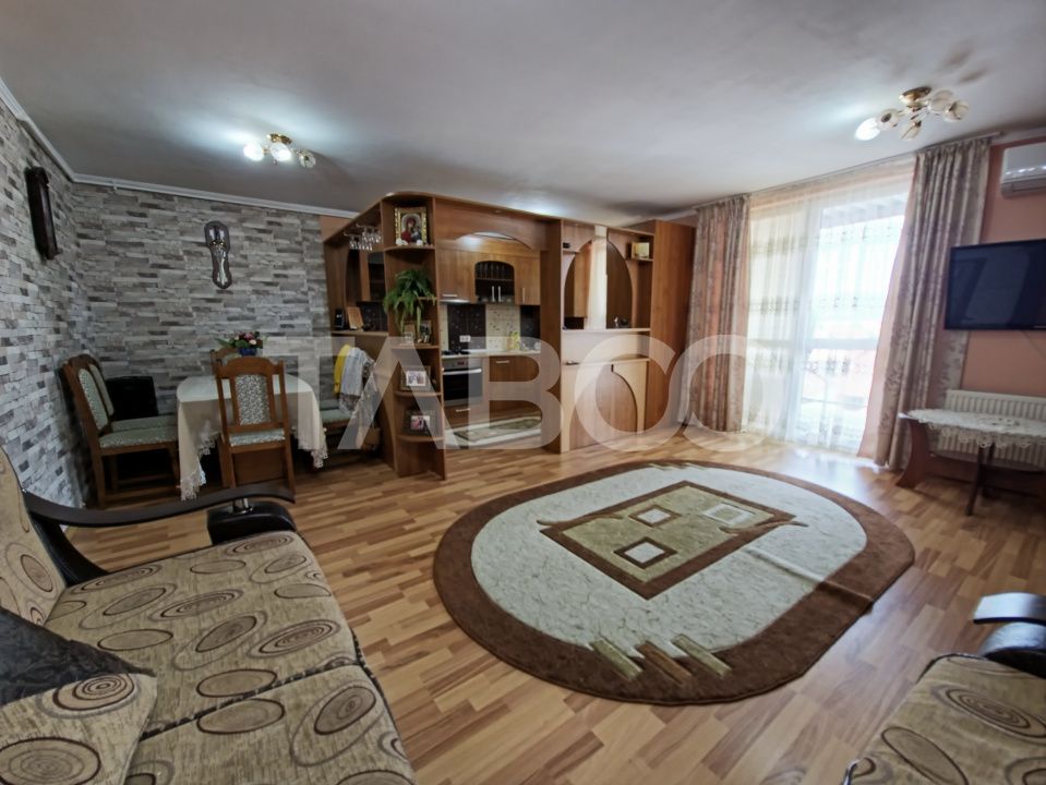 Apartament cu suprafata generoasa de 73mp 2 camere de vanzare Terezian – fotografia 2 din 11