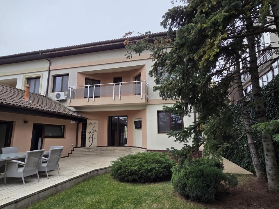 Vilă spațioasă și luminoasă, cu 4 dormitoare si 4 locuri de parcare – fotografia 35 din 35