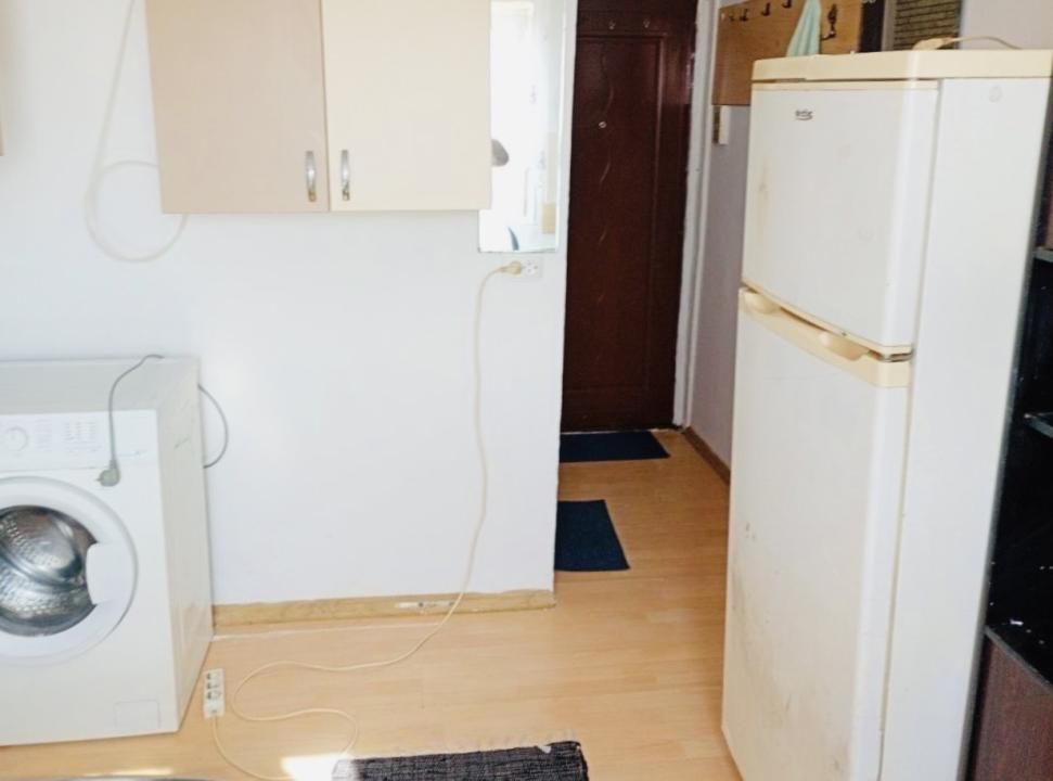 Garsoniera, mobilata, etaj 4, zona Dacia – fotografia 3 din 5
