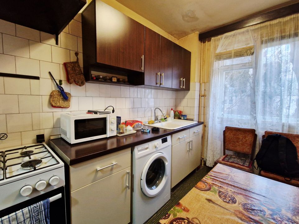 Apartament spatios cu balcon inchis si beci in zona Supeco – fotografia 8 din 17
