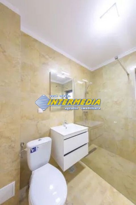 Apartament cu 3 camere de inchiriat Bloc Nou Cetate mobilat si utilat nou – fotografia 2 din 6