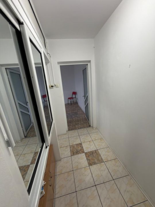 Apartament 2 camere de vânzare în Tomis Nord – semidecomandat, centrală proprie – fotografia 4 din 10