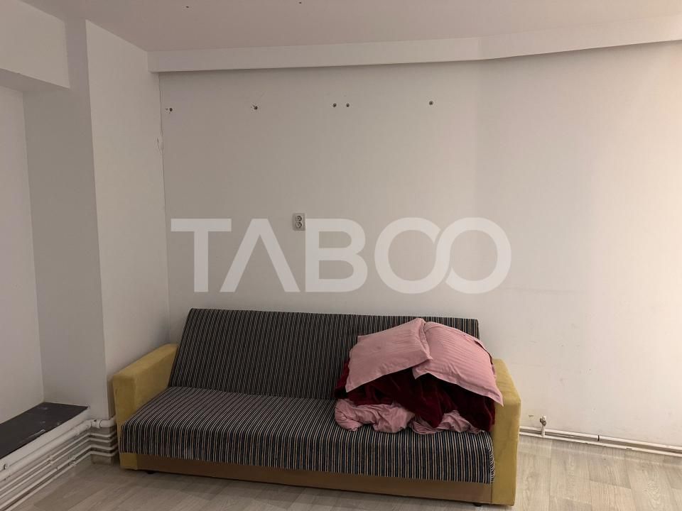 Spatiu comercial 28 mp renovat Orasul de Jos Sibiu de inchiriat – fotografia 2 din 7