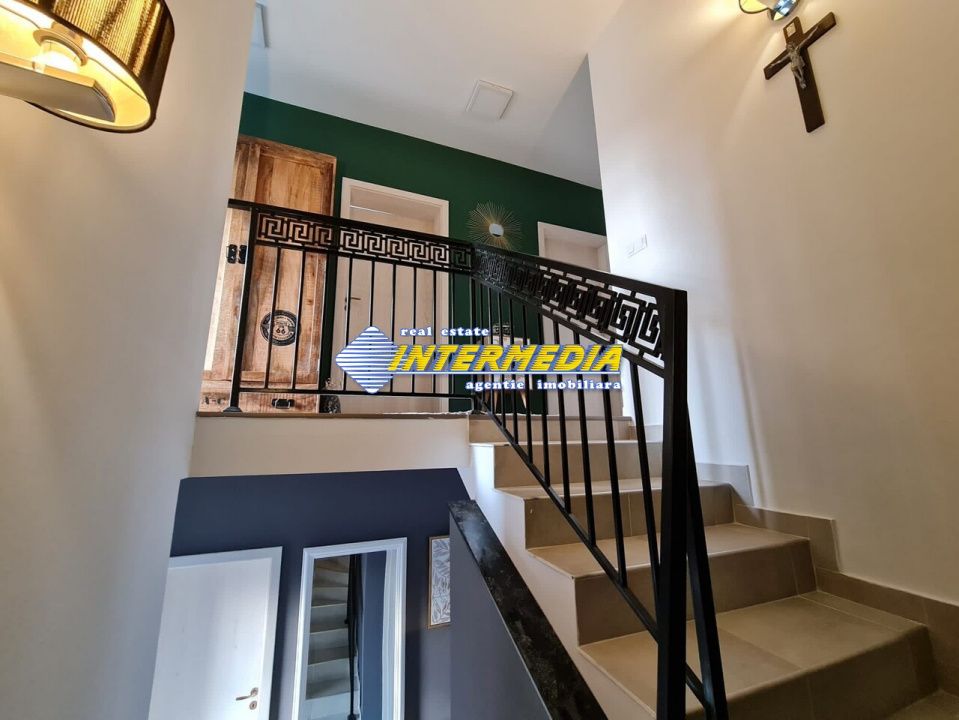 Casa individuala P+1 deosebita de vanzare in Alba Iulia zona Cetate – fotografia 1 din 17
