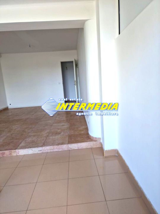 Spatiu comercial 42 mp. de inchiriat Cetate Alba Iulia finisat si contorizat – fotografia 4 din 5