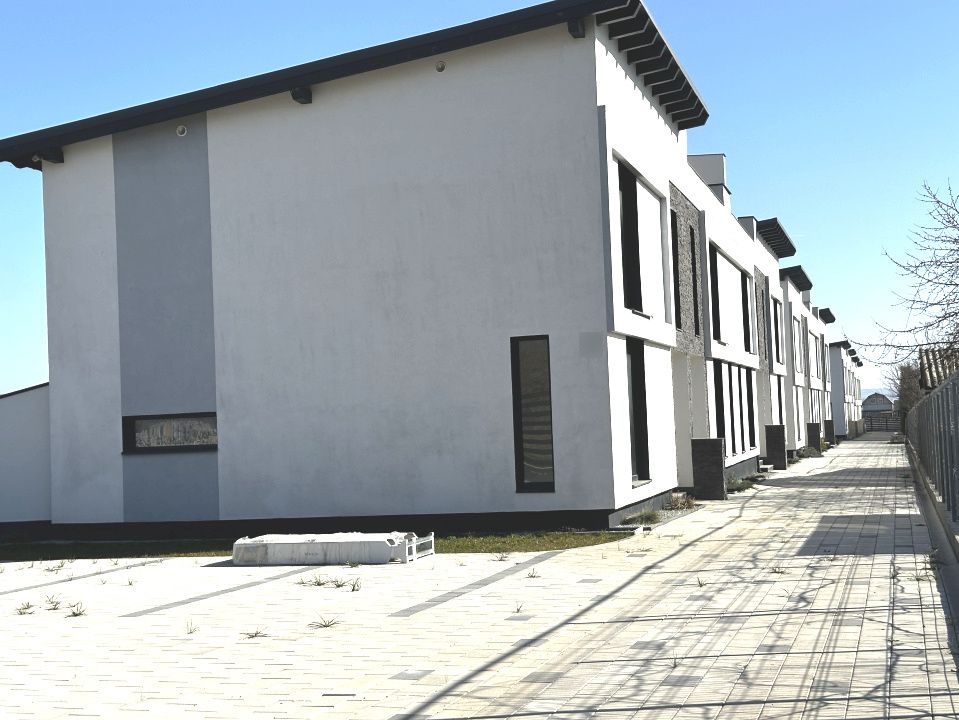 Vila Insiruita Noua la Cheie P+1 Finisata Incalzire pard Balcon Parcare Curte – fotografia 4 din 4