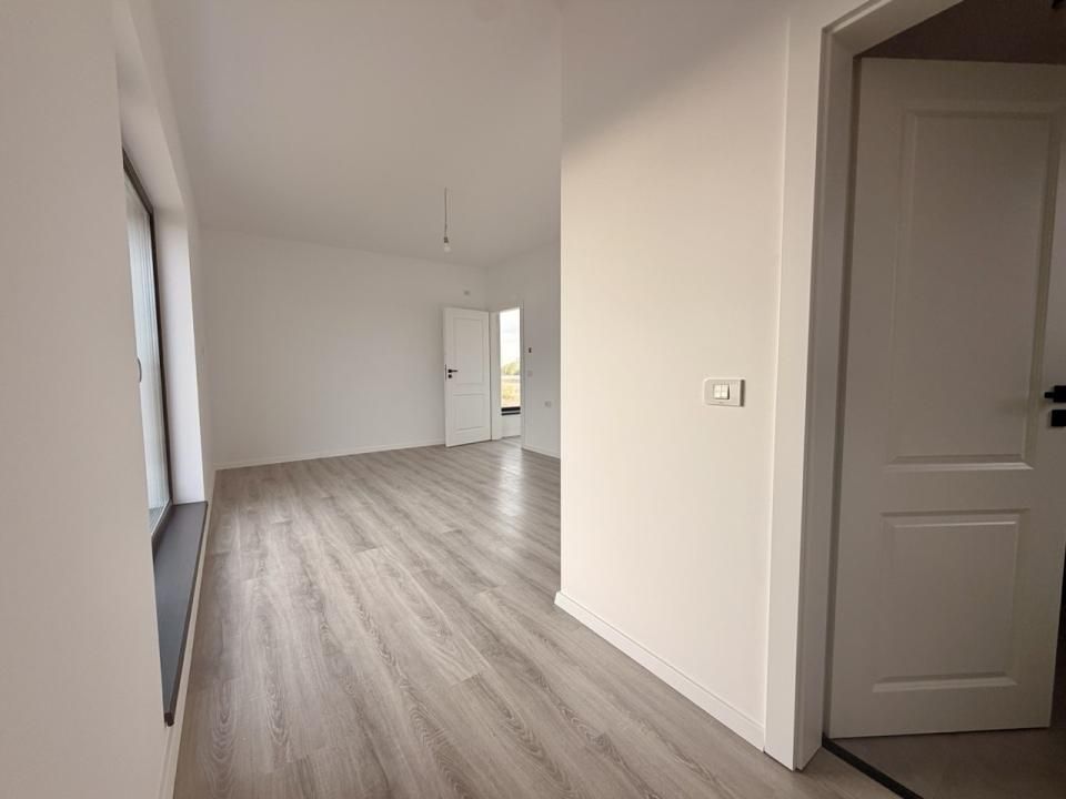 Casa individuala, design deosebit, 4 camere - Giarmata Mare – fotografia 10 din 17