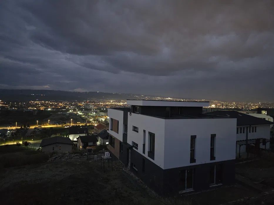 Duplex 202 mp + rooftop 72 mp, curte 180 mp, cartier Voronet – fotografia 2 din 18