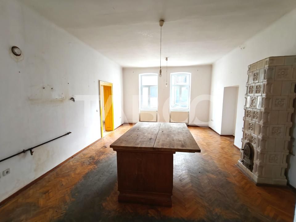 Spatiu de inchiriat in curte proprie - zona Lupeni - Comision 0 – fotografia 11 din 12