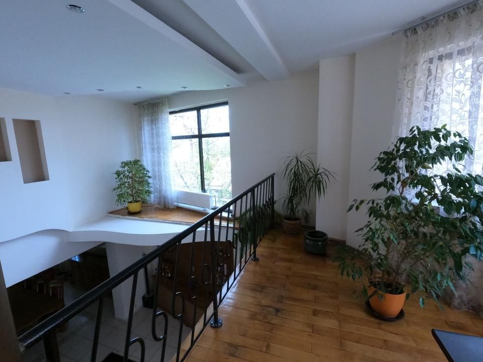 Vilă Exclusivistă cu Terasă și Curte Generoasă în Găvana, Pitești – fotografia 16 din 30