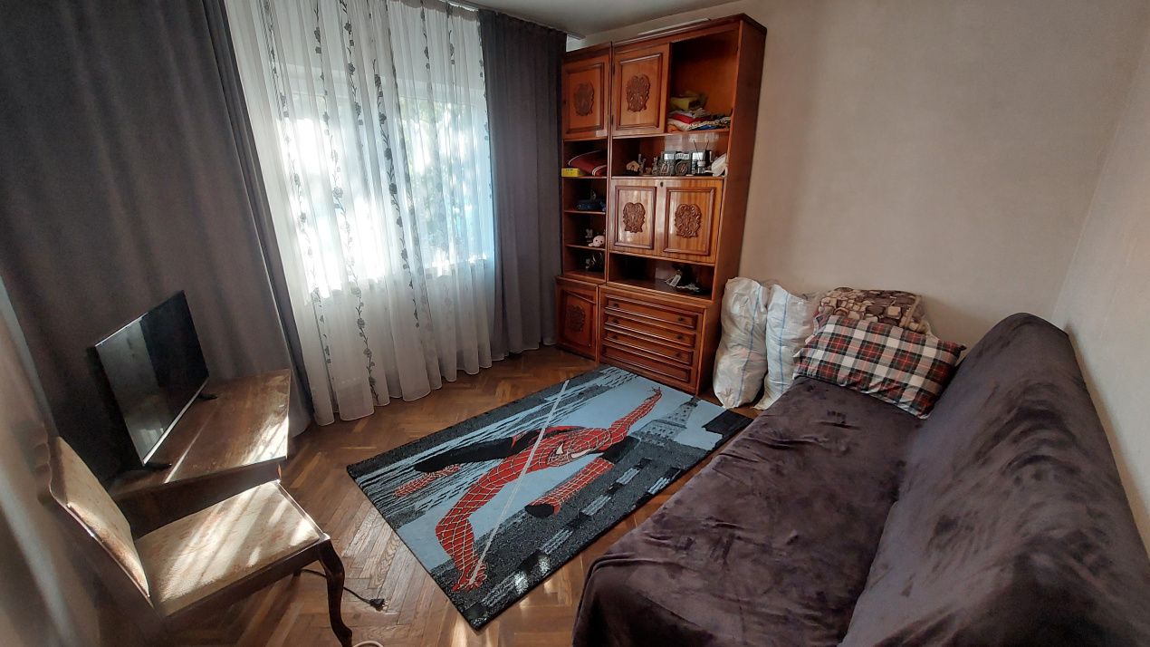 Apartament 3 camere, decomandat, parter, cartierul 1 Mai, zona Pelendava – fotografia 2 din 7