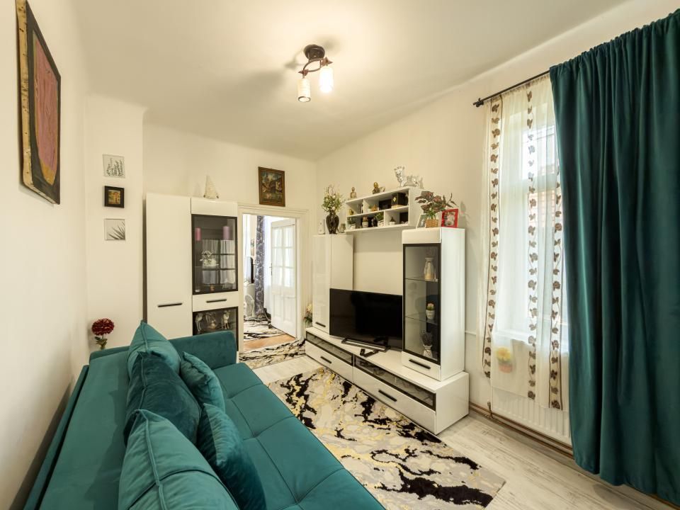 Apartament ultracentral | 2 camere | balcon 20 Mp | Pod pe toată suprafața – fotografia 4 din 17