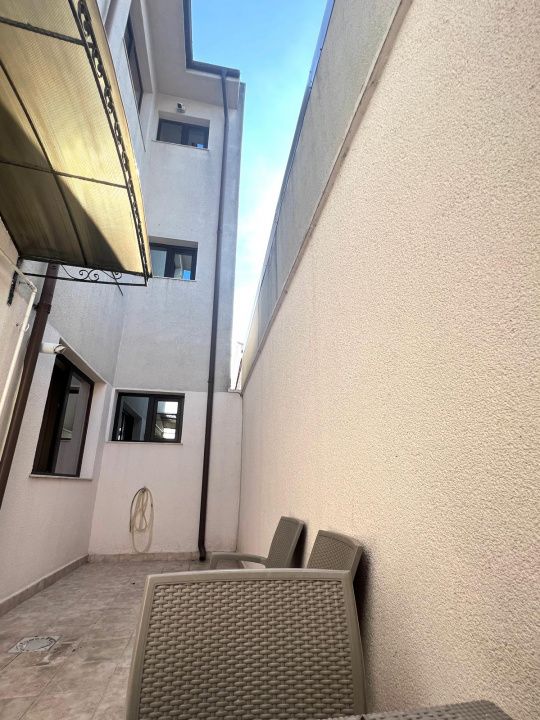 Vila impresionanta P+3, Bulevardul Mamaia, zona Tomis II – fotografia 7 din 12