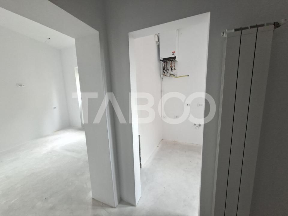 Garsoniera decomandata de vanzare in zona Centrala - cladire renovata – fotografia 1 din 13