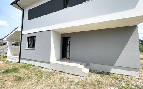 Duplex 5 camere predare la cheie- Mosnita Veche