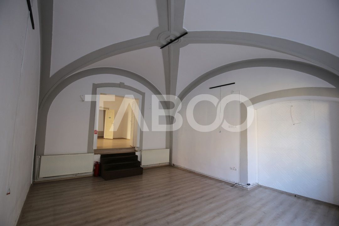 Spatiu comercial de inchiriat in zona Centrala 75mpu Sibiu – fotografia 1 din 8