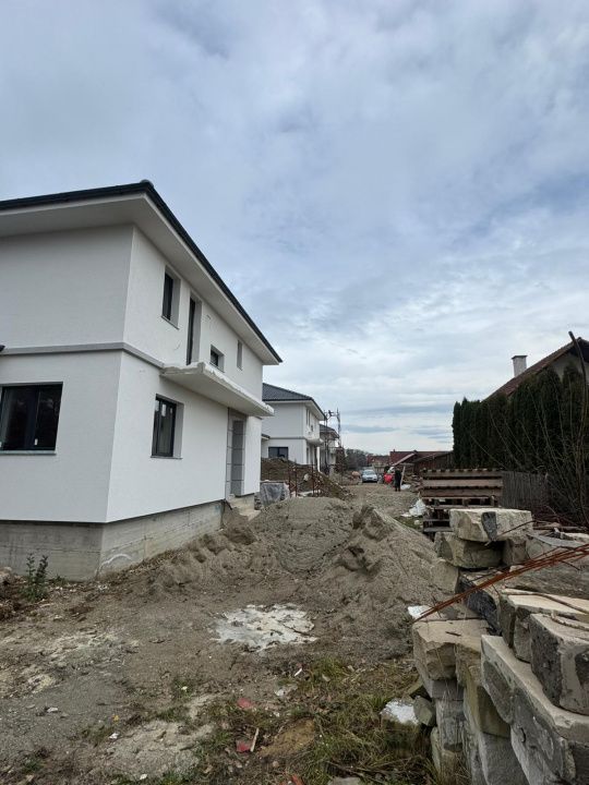 Proiect Rezidențial – 7 Case Însiruite în Zona Valea Rusului – fotografia 3 din 10