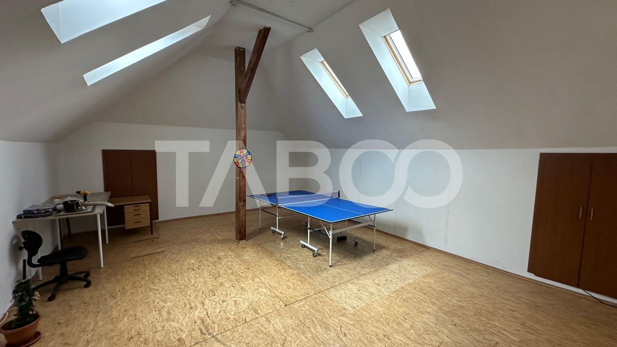 Casa individuala 8 camere curte libera 300mp zona Calea Poplacii Sibiu – fotografia 18 din 31