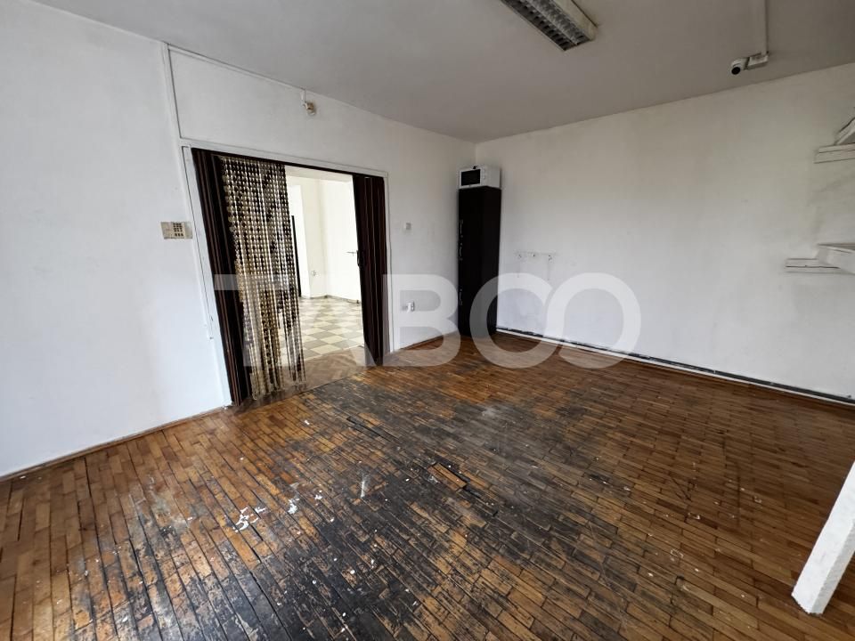 Spatiu comercial cu 2 camere 70 mpu vedere la strada Cristian Sibiu – fotografia 3 din 9
