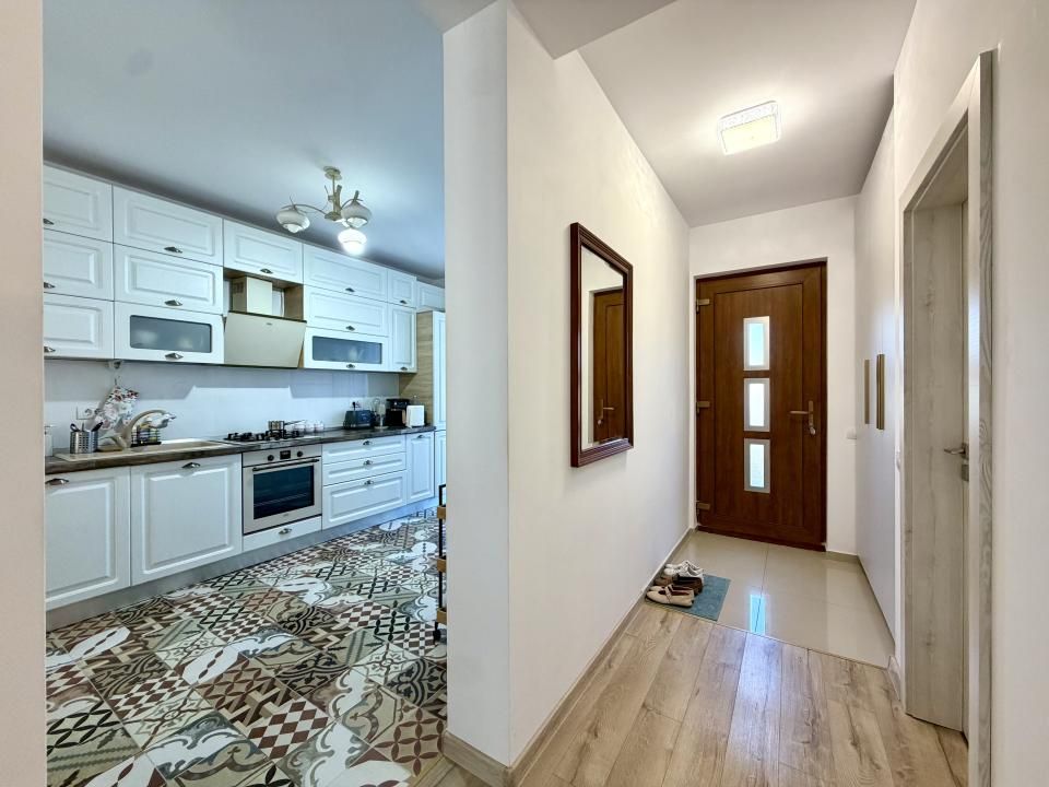 Triplex modern, 110 mp utili, perete dublu, 206 mp teren - Dumbravita – fotografia 2 din 17