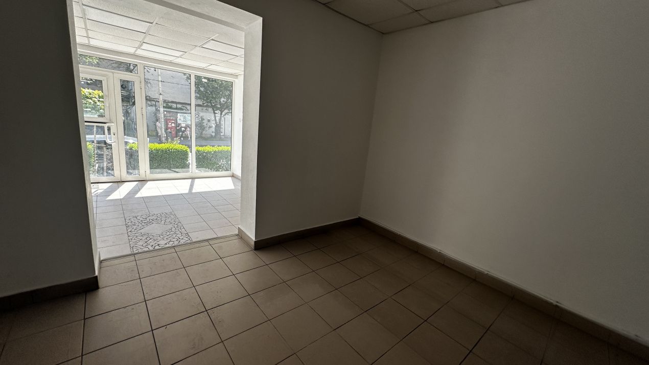 Inchiriere Spatiu Comercial 105 mp la Bulevard cu vad si parcare – fotografia 17 din 20