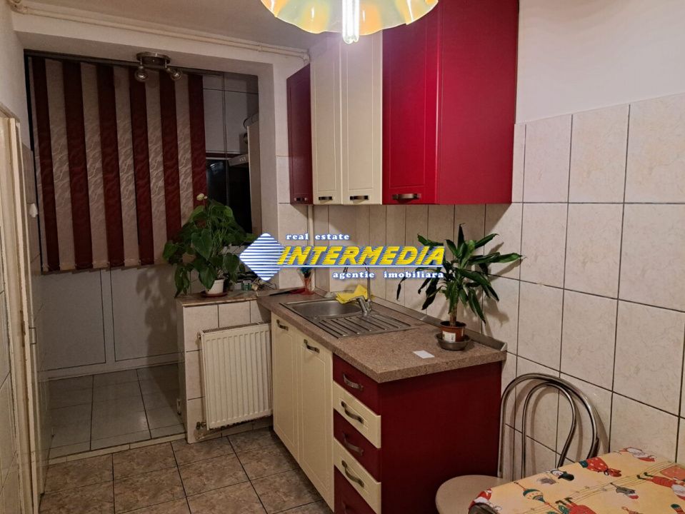 Apartament 3 camere decomandat de inchiriat Alba Iulia zona Centru – fotografia 5 din 8