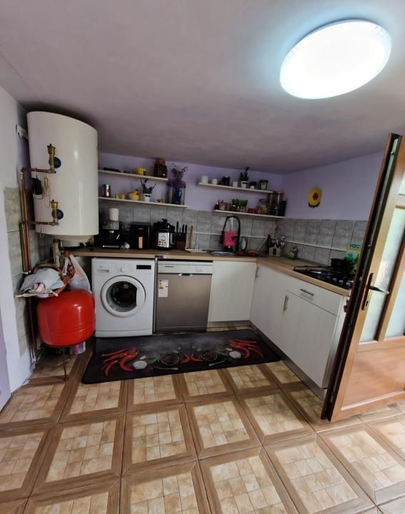 Casă Spațioasă 190 mp + Spațiu Comercial – Mircea Vodă, Dâmbovița – fotografia 7 din 19