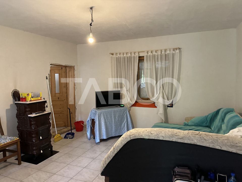 Casa 3 camere 5335 teren liber garaj si anexe  in Sinca Veche – fotografia 9 din 16