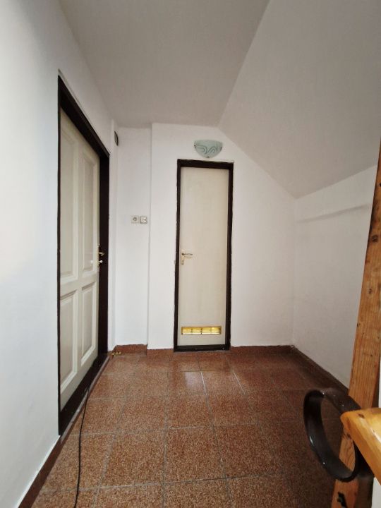 Casa cu o curte comuna  in piata 1848 – fotografia 19 din 29