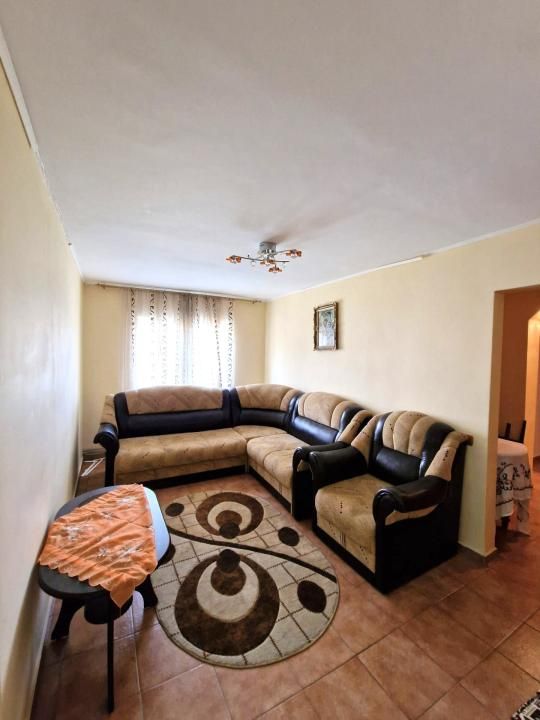 Apartament 3 camere de vânzare –Etaj 2, Micro 12 – fotografia 6 din 11