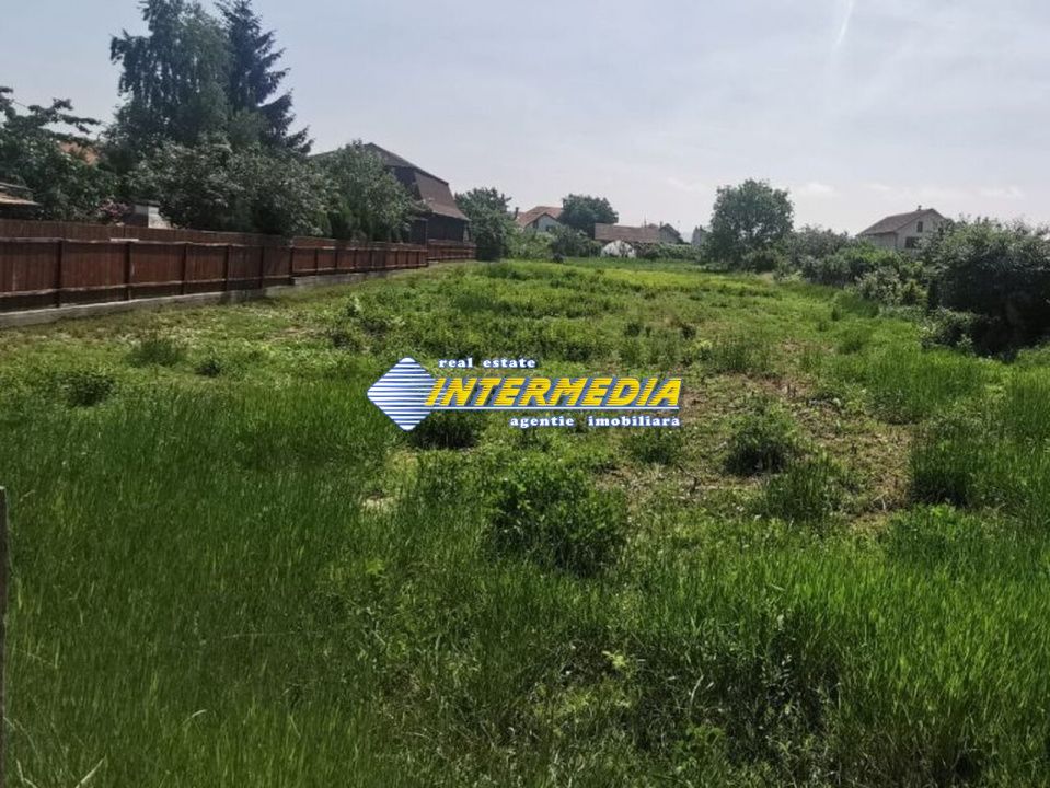 Teren intravilan de vanzare Alba Iulia Zona Partos de 1332 mp cu utilitati – fotografia 1 din 3