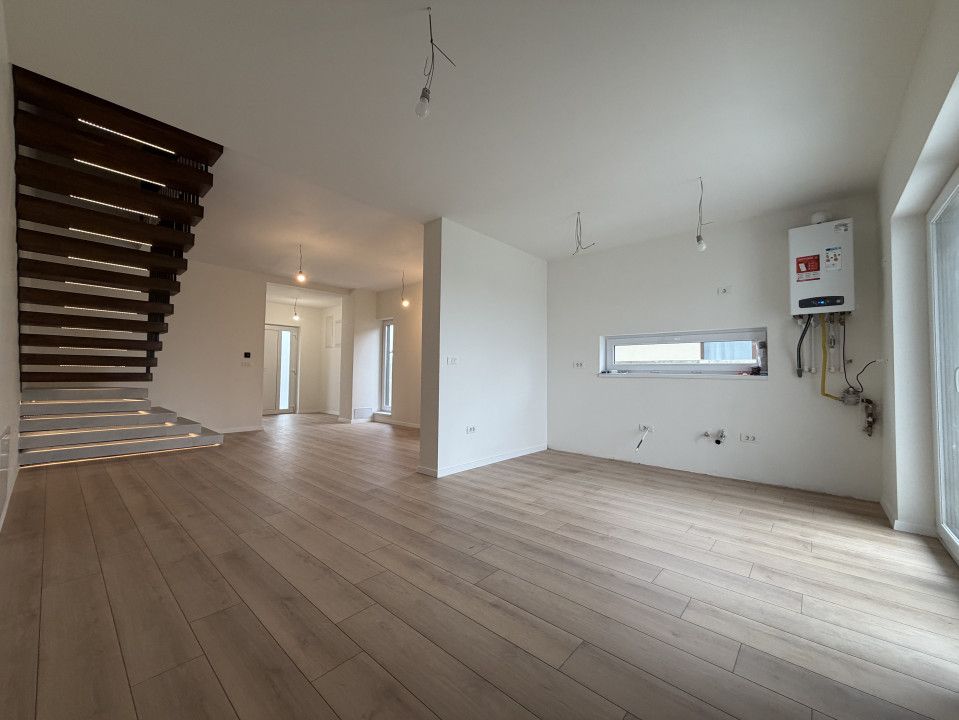 Duplex 4 camere, P+M, 100 mp utili, 330mp teren, 20mp terasa-Sag – fotografia 6 din 18