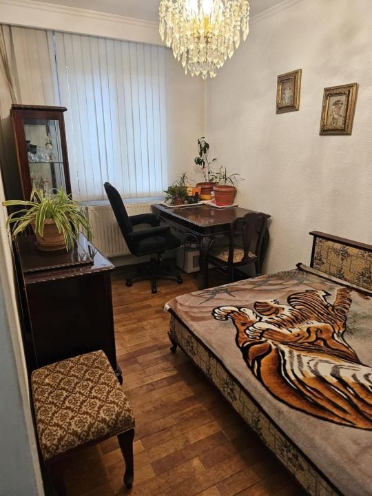 3 Camere | Craiovei – Zonă Centrală | Etaj 1 – fotografia 7 din 8