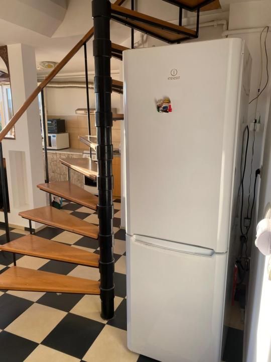 Apartament la mansarda zona centrala – fotografia 3 din 15