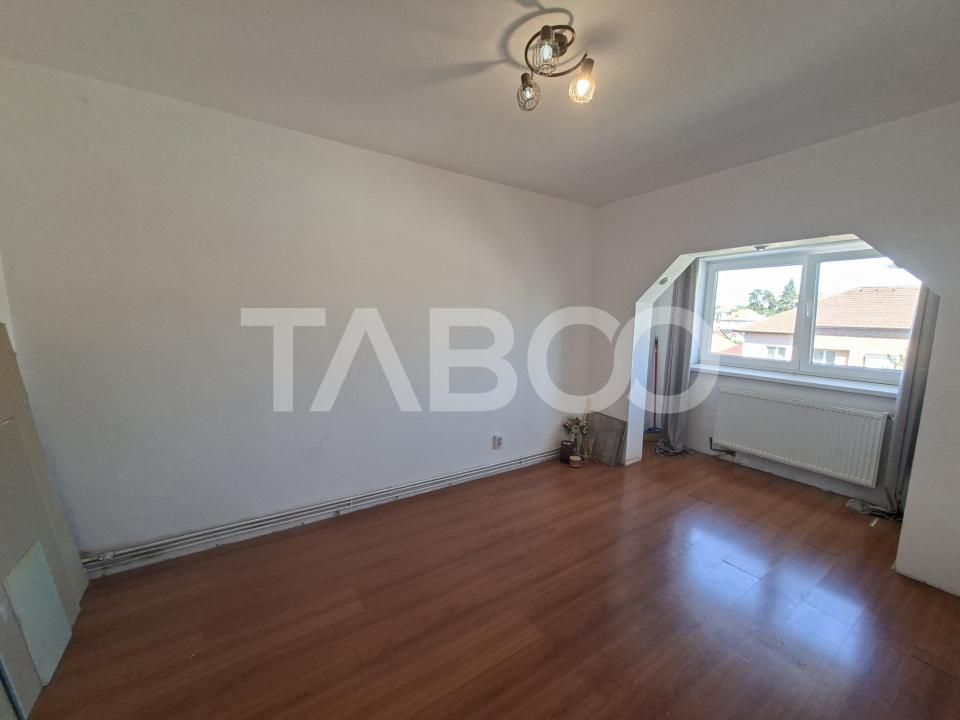 Apartament decomandat de vanzare 2 camere Strand etaj 4 acoperis – fotografia 15 din 18