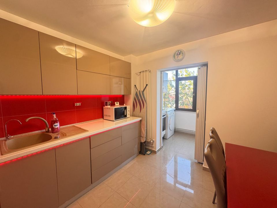 Apartament 3 camere decomandat, renovat integral, de vânzare în KM 5 – Constanța – fotografia 1 din 17