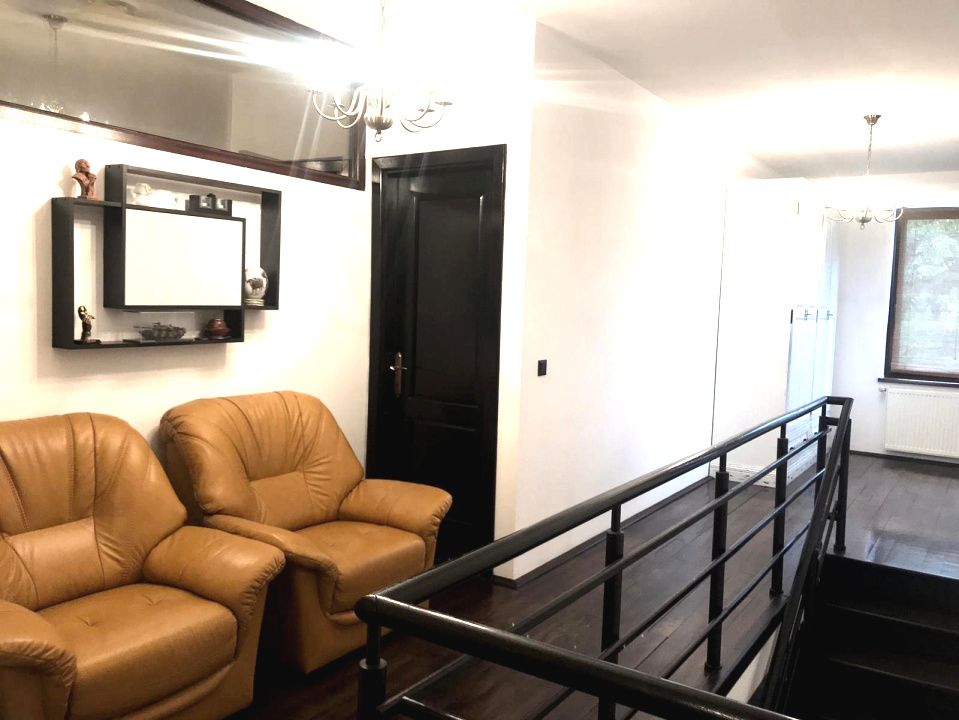 Casa D+P+E de inchiriat in Alba Iulia zona CETATE 350 mp si Teren 600 mp – fotografia 12 din 38