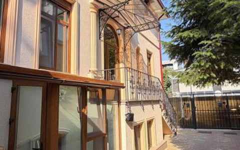 FIRST RENT | Villa - 5 Rooms  | Victoriei - Titulescu