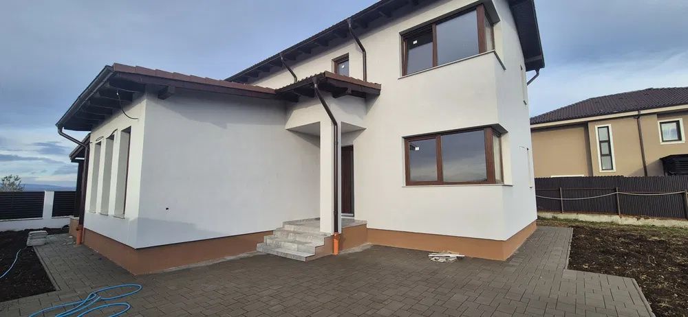 Casă modernă în cartier nou, 130mp utili, teren 610 mp | Dezmir – fotografia 6 din 11