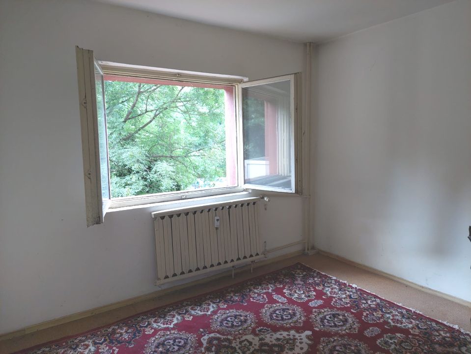 Apartament 3 camere – zona excelenta, etaj 1,  Brazda – fotografia 1 din 7