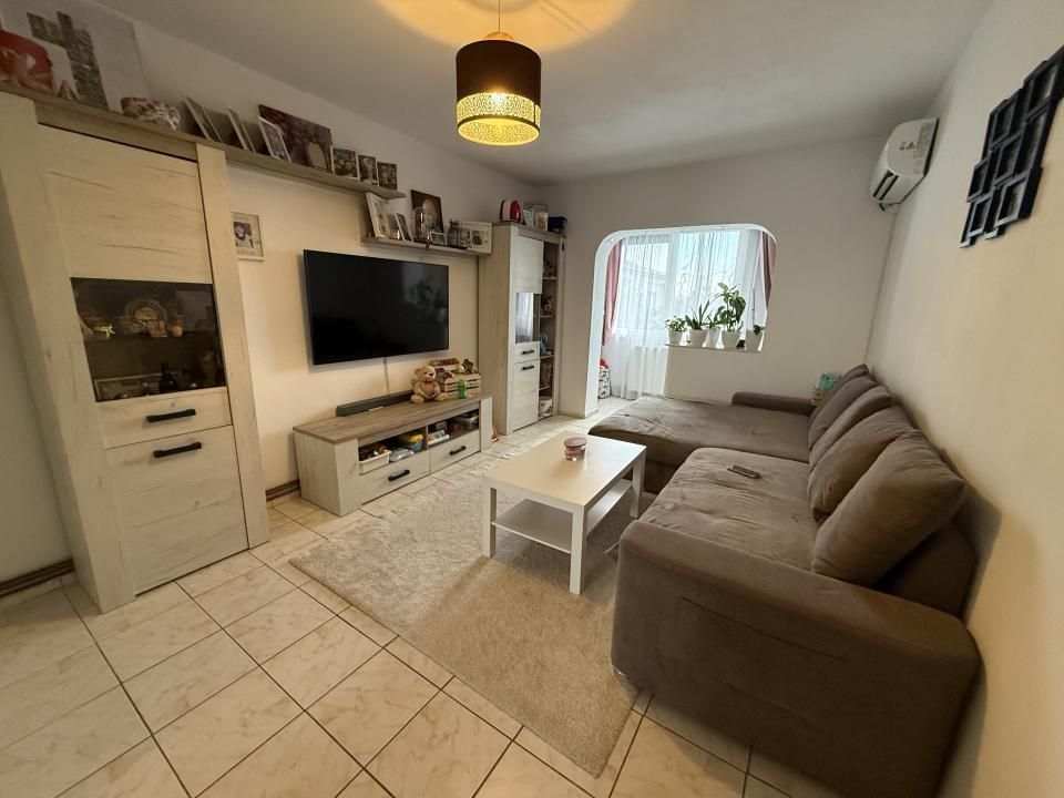 Apartament cu 3 camere, decomandat - Lipovei – fotografia 1 din 9