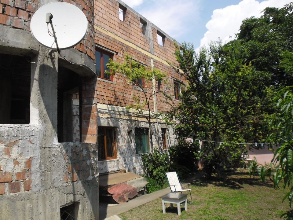 Casa in Rosu D+P+2 Ultra CENTRAL 1000 mp utili 540 mp Teren Utilitati Gard – fotografia 1 din 6