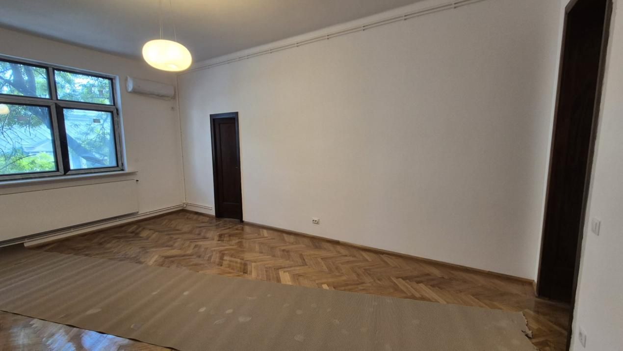 SPATIU DE INCHIRIAT - PIATA ROMANA – fotografia 2 din 8