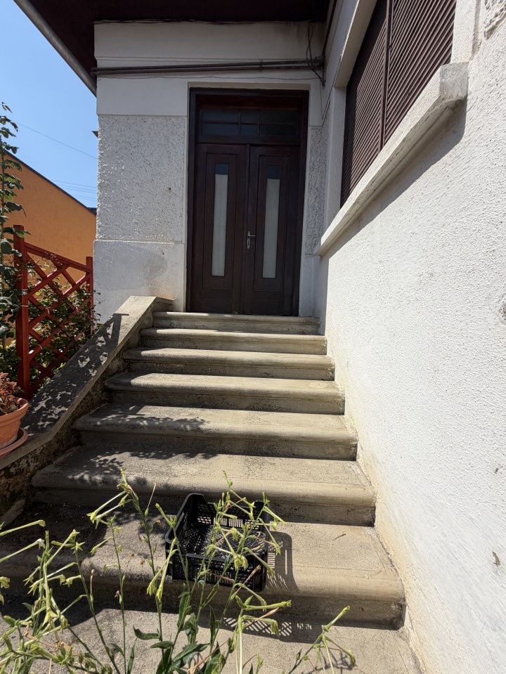 Sebeș Centru – Casă cu suflet 7 Camere 700 mp Teren 2 Garaje Curte Gradină – fotografia 22 din 37