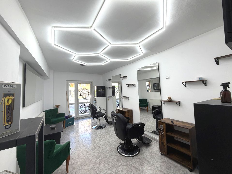 INCHIRIERE Spatiu Comercial CETATE Bulevard 34 mp. Centrala Termopane Contoare – fotografia 7 din 25