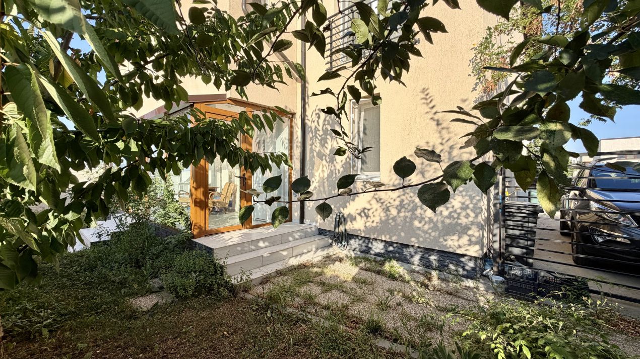 Casa de vânzare în Tunari – 3 dormitoare, curte proprie și 2 locuri de parcare – fotografia 1 din 18