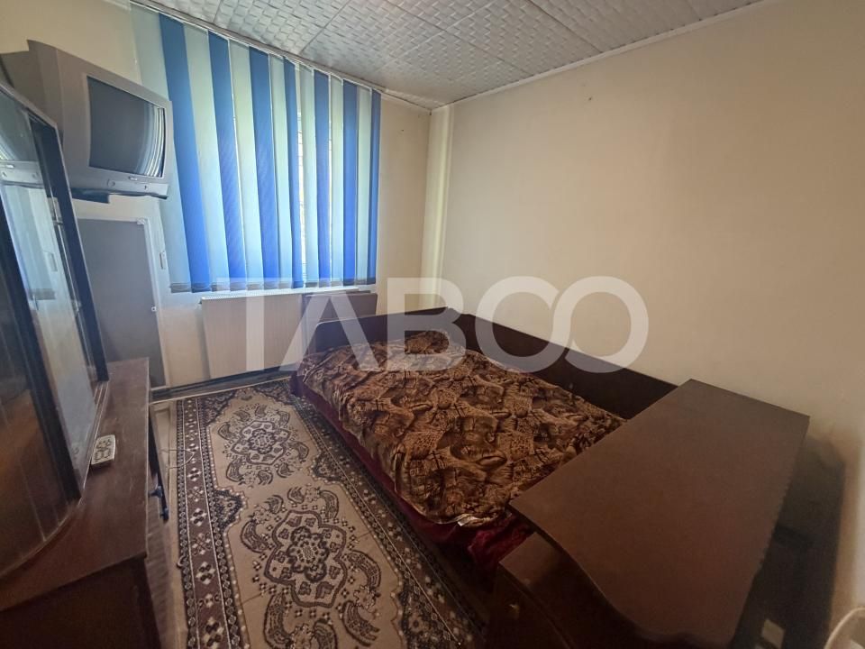 Apartament semidecomandat 37mpu 2 camere boxa la subsol balcon Parcare – fotografia 3 din 5