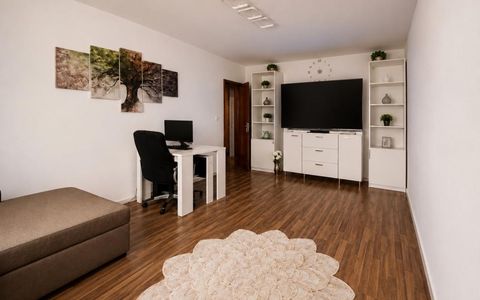 Apartament 2 camere, decomandat,  zona Soarelui