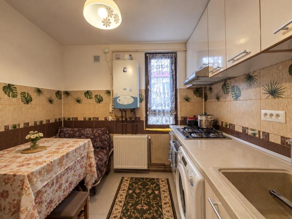 Apartament de 3 camere, decomandat, zona Alexandru cel Bun-Statia Familial – fotografia 7 din 8
