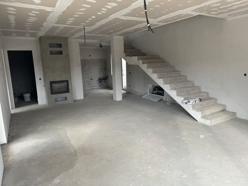 2 case individuale moderne, 145 mp utili și teren total de 900 mp | Stolna – fotografia 7 din 14